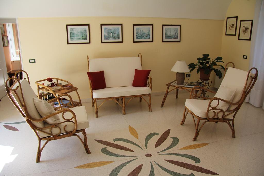 Parco Degli Aranci Bed & Breakfast Cutrofiano Exterior photo